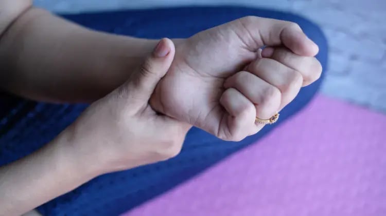 parestesia y túnel carpiano