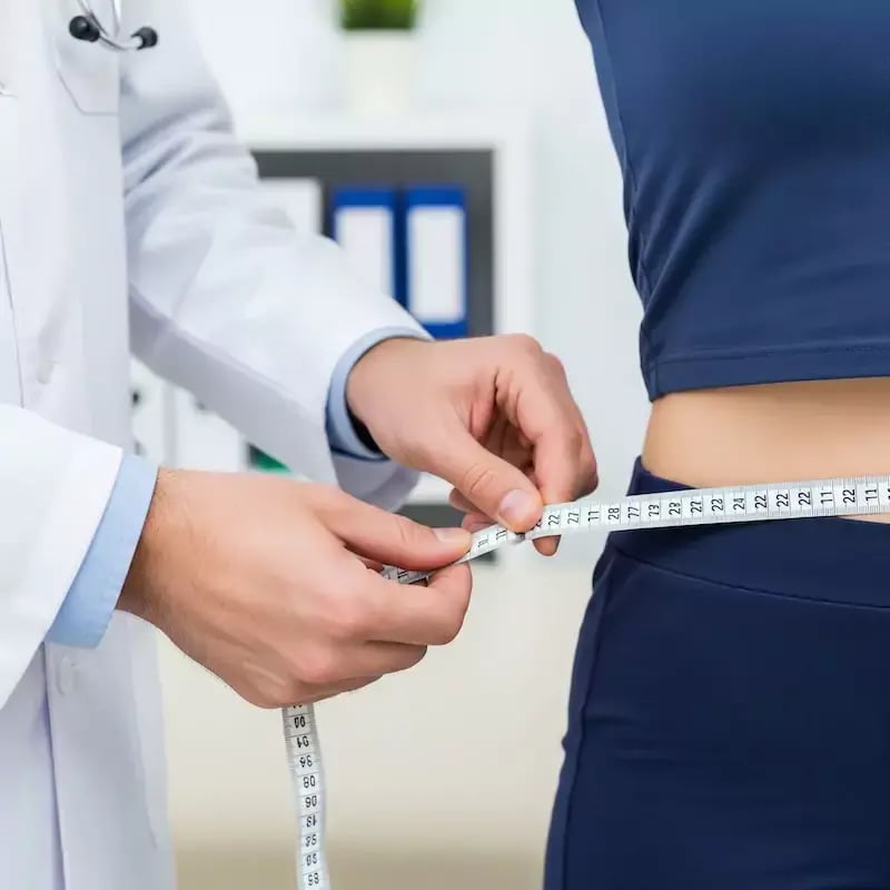 medir-la-cintura-de-un-paciente